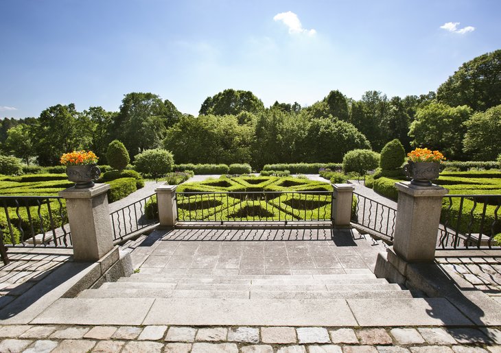 mingelmat serverad i slott